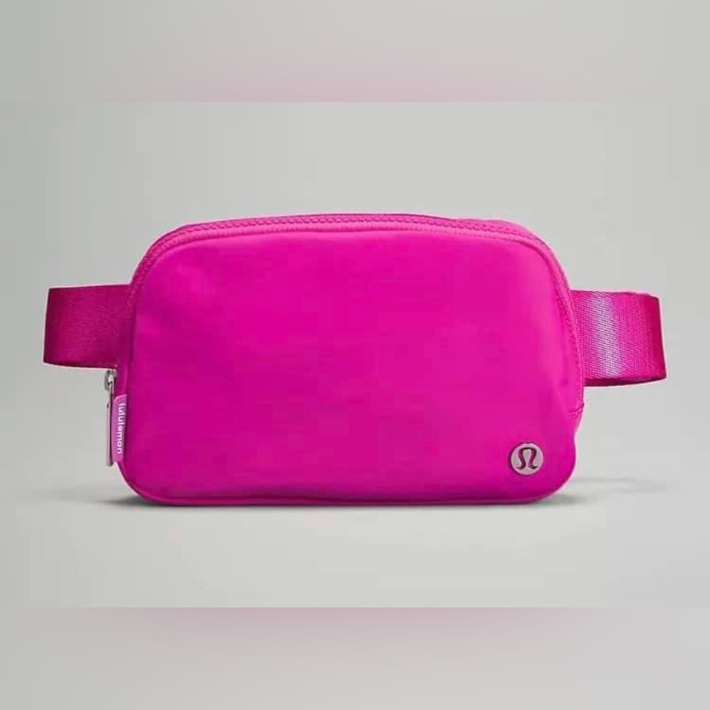 NWT Lululemon Sonic Pink Everywhere Belt Bag